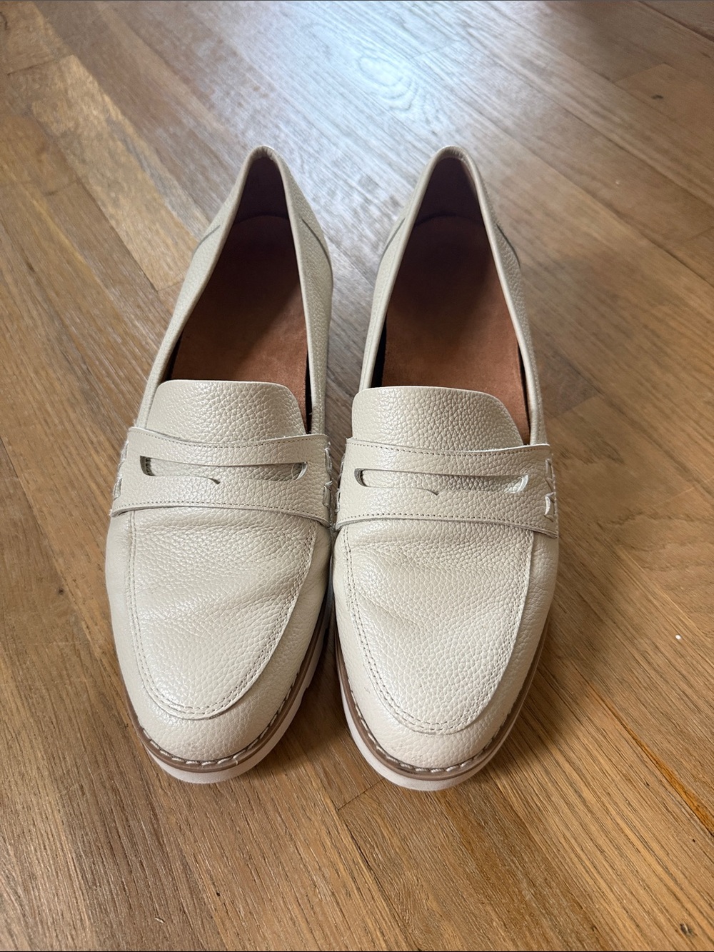 Vionic Women's Cream Leather Penny Loafers